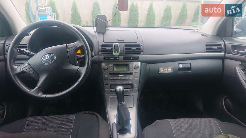 Универсал Toyota Avensis 2006 в Сарнах
