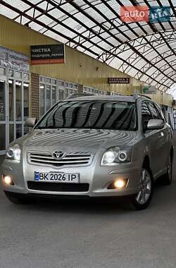 Универсал Toyota Avensis 2006 в Ровно
