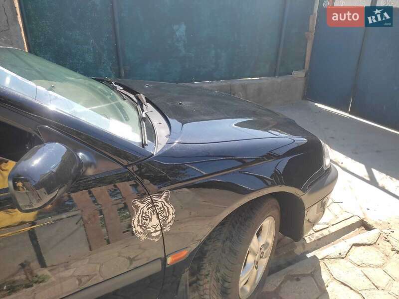 Седан Toyota Avensis 2000 в Одесі