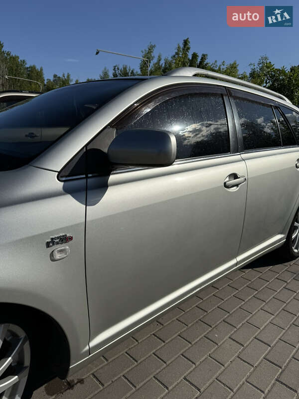 Універсал Toyota Avensis 2003 в Смілі