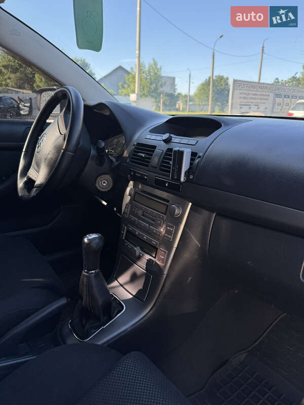 Універсал Toyota Avensis 2003 в Смілі
