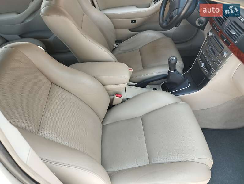 Универсал Toyota Avensis 2004 в Виноградове