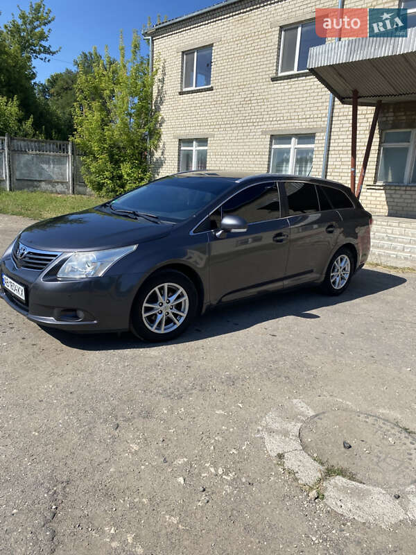 Toyota Avensis 2010