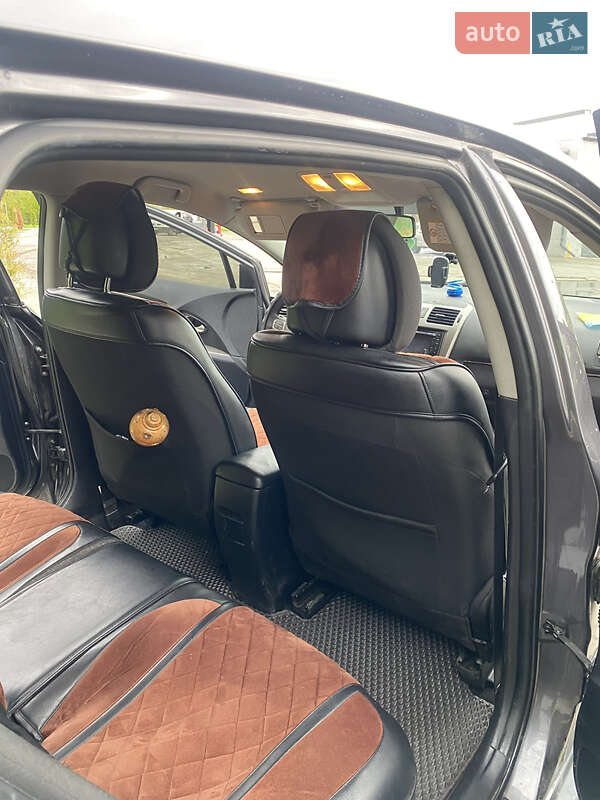 Универсал Toyota Avensis 2010 в Деражне