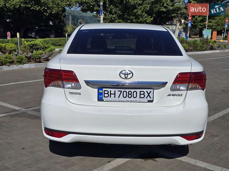 Седан Toyota Avensis 2012 в Одесі