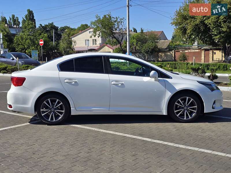 Седан Toyota Avensis 2012 в Одесі