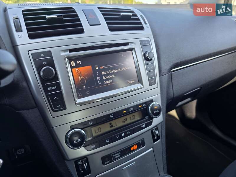 Седан Toyota Avensis 2012 в Одесі