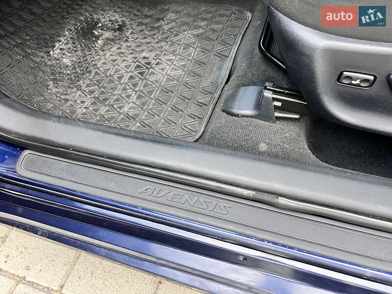 Универсал Toyota Avensis 2011 в Нововолынске