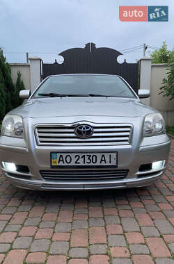 Седан Toyota Avensis 2004 в Ужгороде