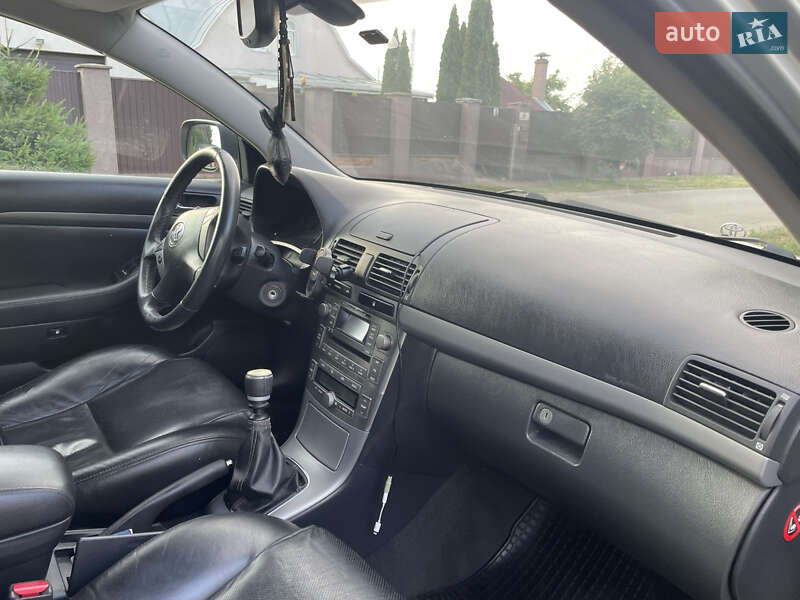 Ліфтбек Toyota Avensis 2006 в Києві