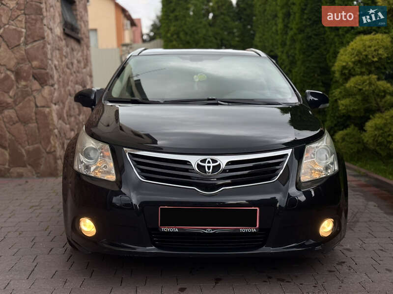 Универсал Toyota Avensis 2009 в Тернополе