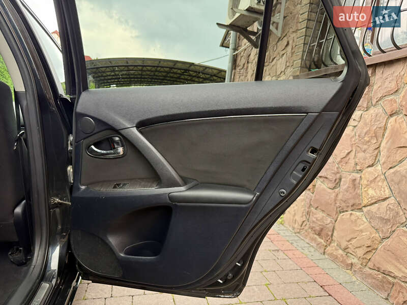 Универсал Toyota Avensis 2009 в Тернополе