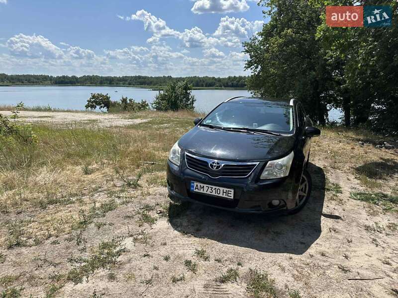 Toyota Avensis 2011