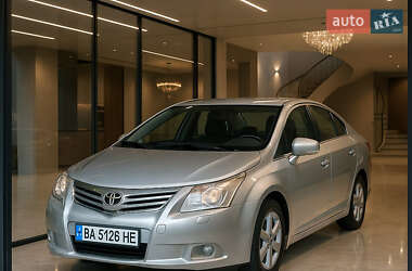Седан Toyota Avensis 2010 в Кропивницком