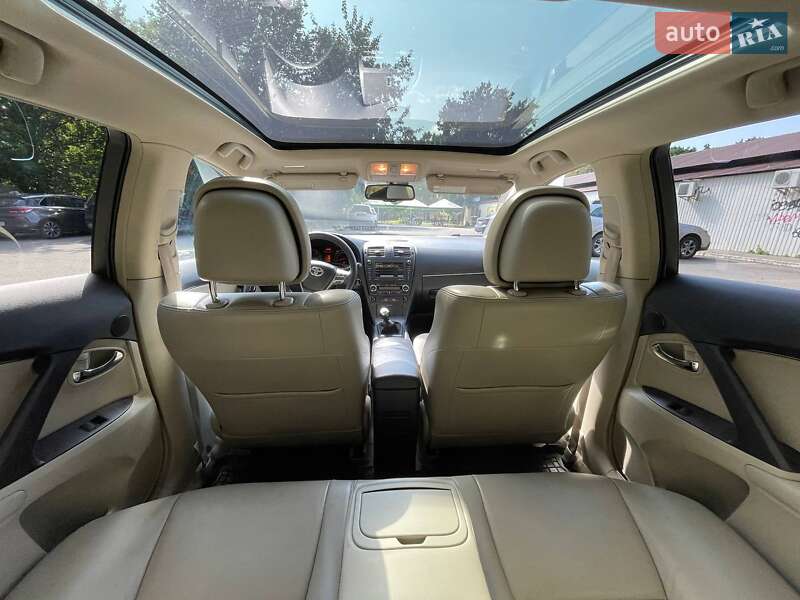 Универсал Toyota Avensis 2008 в Чернигове