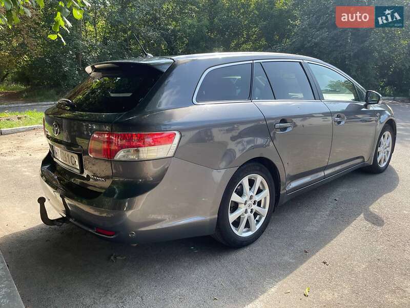 Универсал Toyota Avensis 2008 в Чернигове