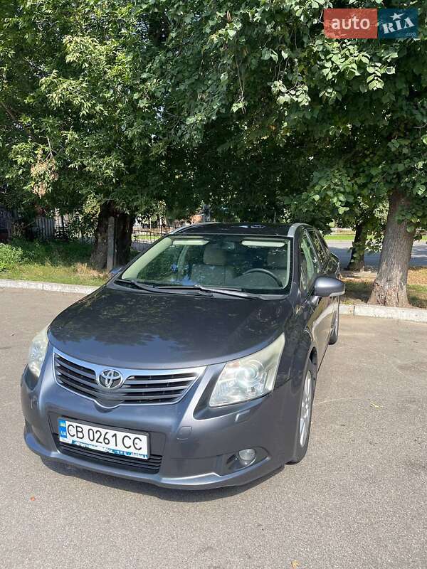 Универсал Toyota Avensis 2008 в Чернигове