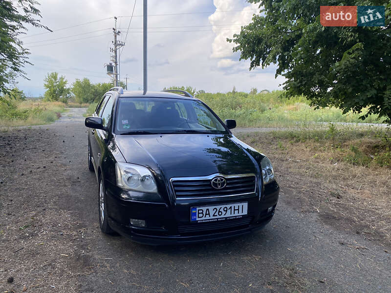 Універсал Toyota Avensis 2004 в Гайвороні
