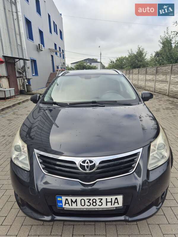 Универсал Toyota Avensis 2010 в Житомире