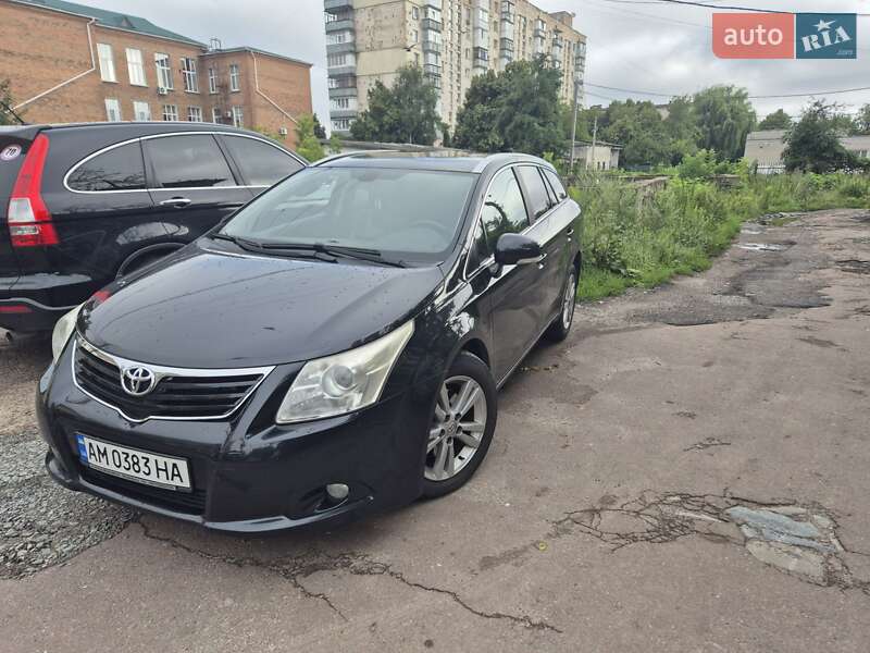 Универсал Toyota Avensis 2010 в Житомире