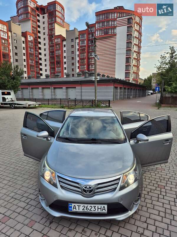 Седан Toyota Avensis 2012 в Ивано-Франковске фото 10 Седан Toyota Avensis 2012 в Ивано-Франковске