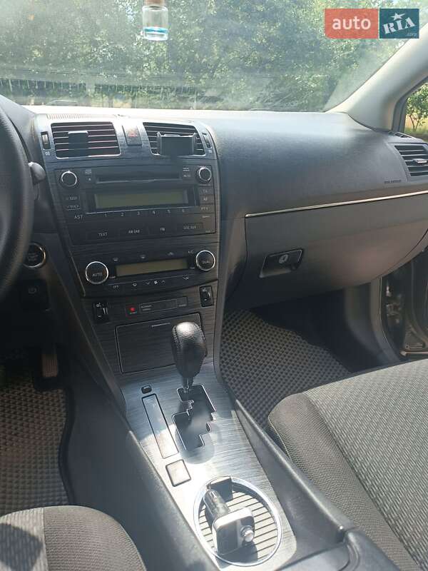 Седан Toyota Avensis 2008 в Бучаче