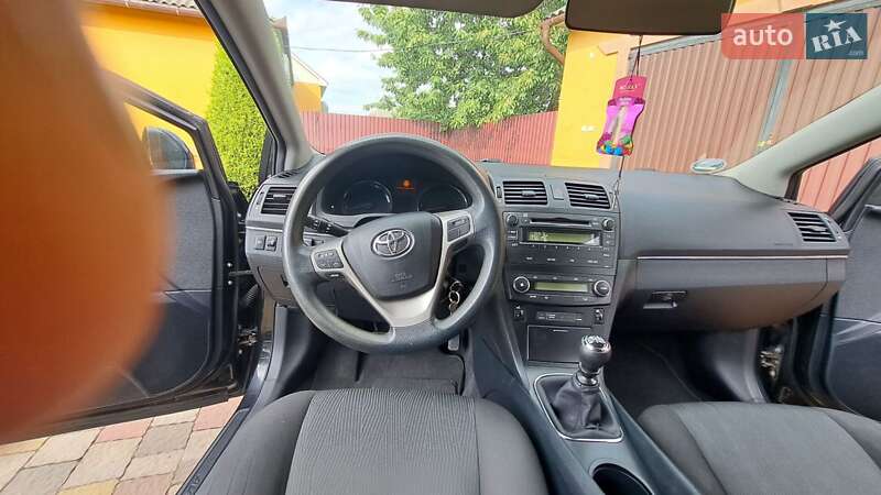 Седан Toyota Avensis 2009 в Мукачевому