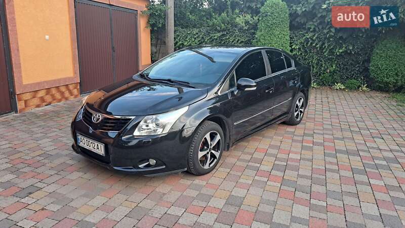 Седан Toyota Avensis 2009 в Мукачевому