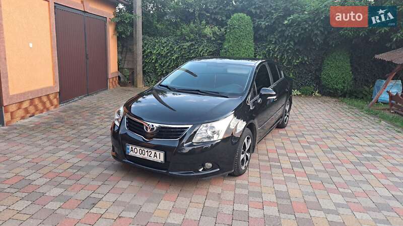 Седан Toyota Avensis 2009 в Мукачевому