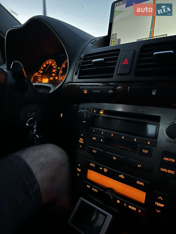 Лифтбек Toyota Avensis 2004 в Кривом Роге фото 6 Лифтбек Toyota Avensis 2004 в Кривом Роге