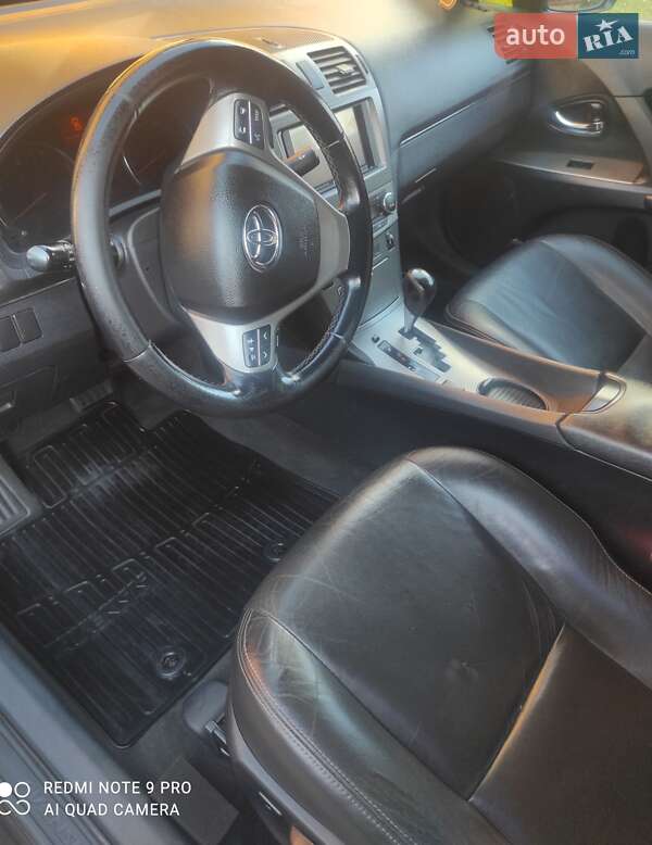 Седан Toyota Avensis 2011 в Киеве