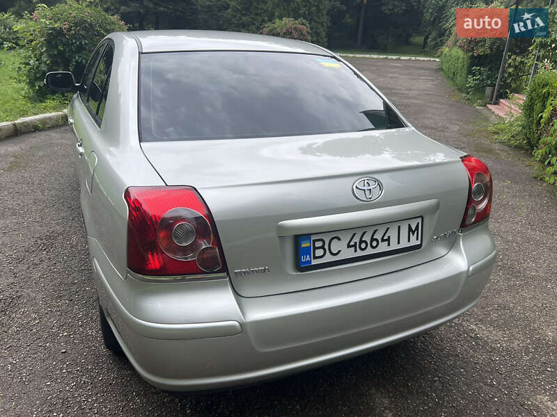 Седан Toyota Avensis 2008 в Трускавце
