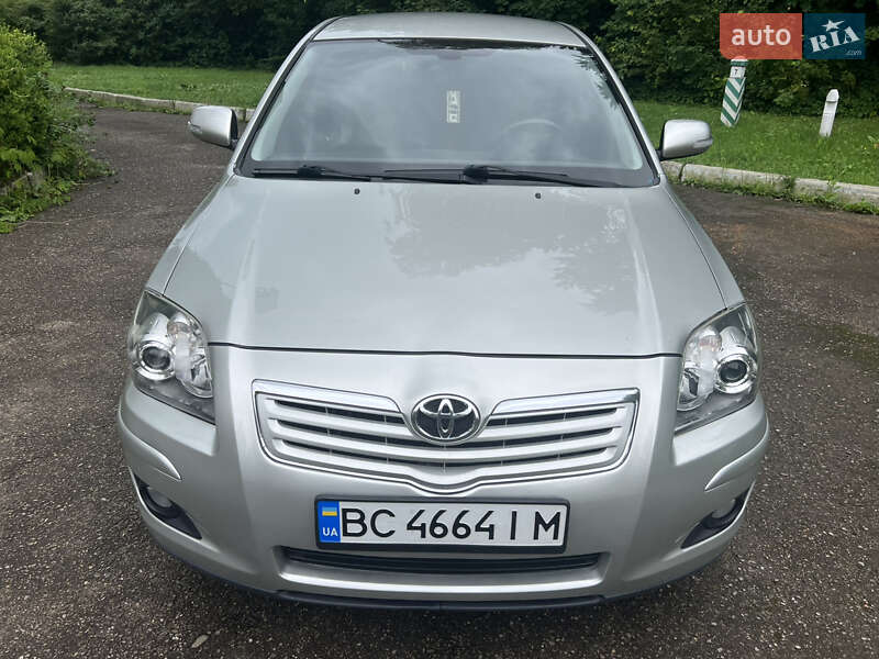 Седан Toyota Avensis 2008 в Трускавце