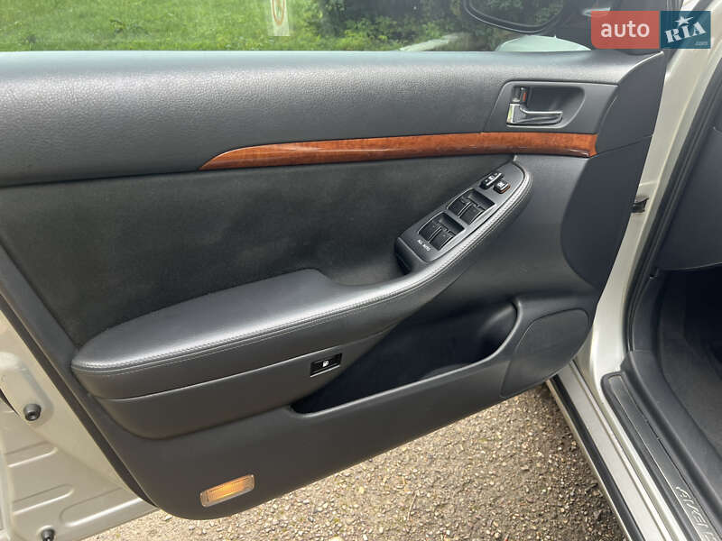 Седан Toyota Avensis 2008 в Трускавце