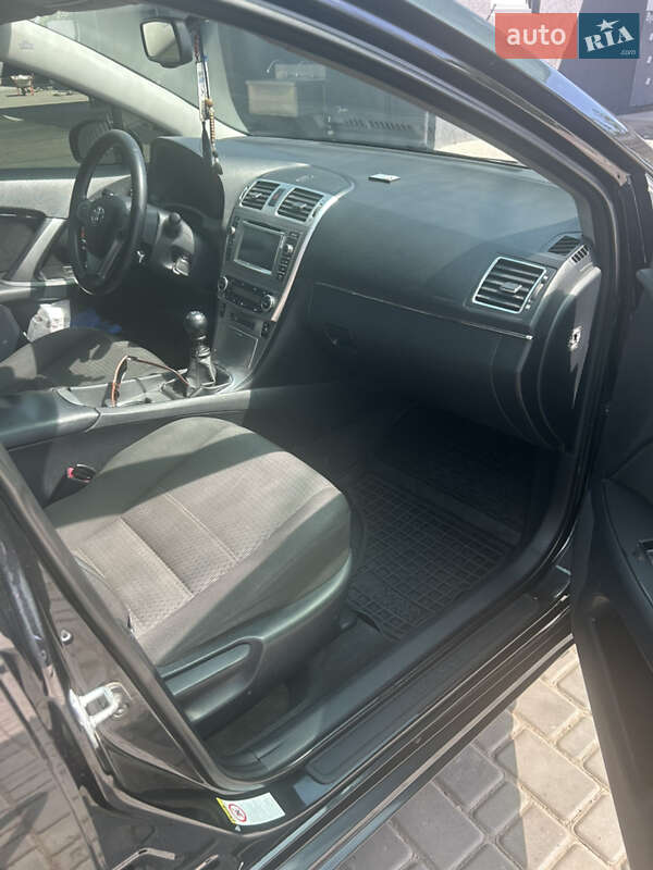 Седан Toyota Avensis 2012 в Первомайске