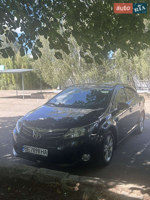 Седан Toyota Avensis 2012 в Первомайске