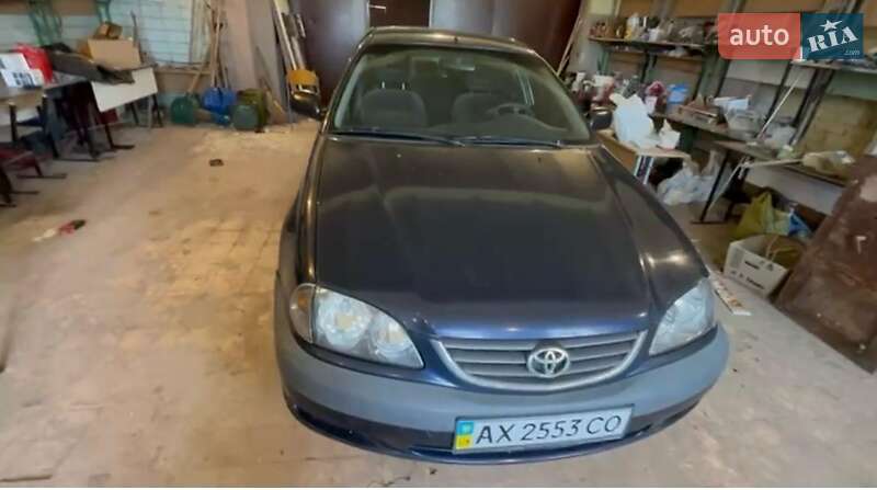 Toyota Avensis 2002