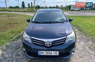 Універсал Toyota Avensis 2012 в Вараші