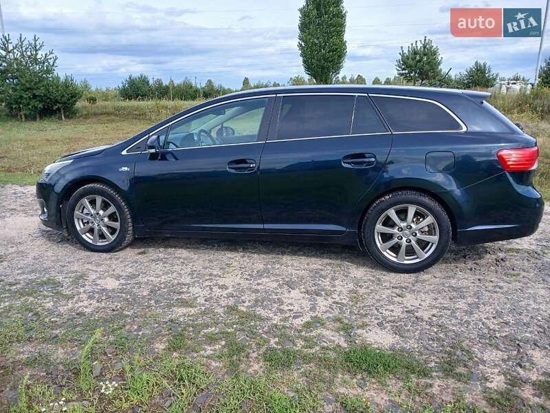 Універсал Toyota Avensis 2012 в Вараші