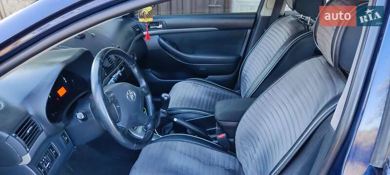 Седан Toyota Avensis 2006 в Одессе