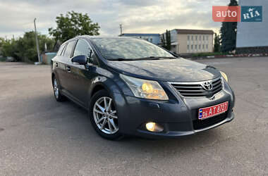 Універсал Toyota Avensis 2010 в Житомирі