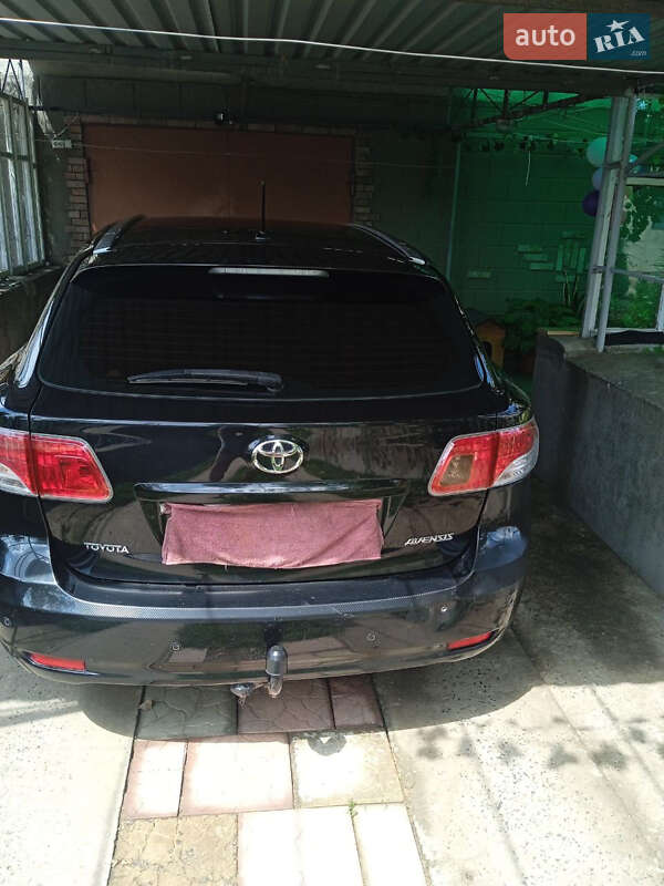 Универсал Toyota Avensis 2009 в Червонознаменке