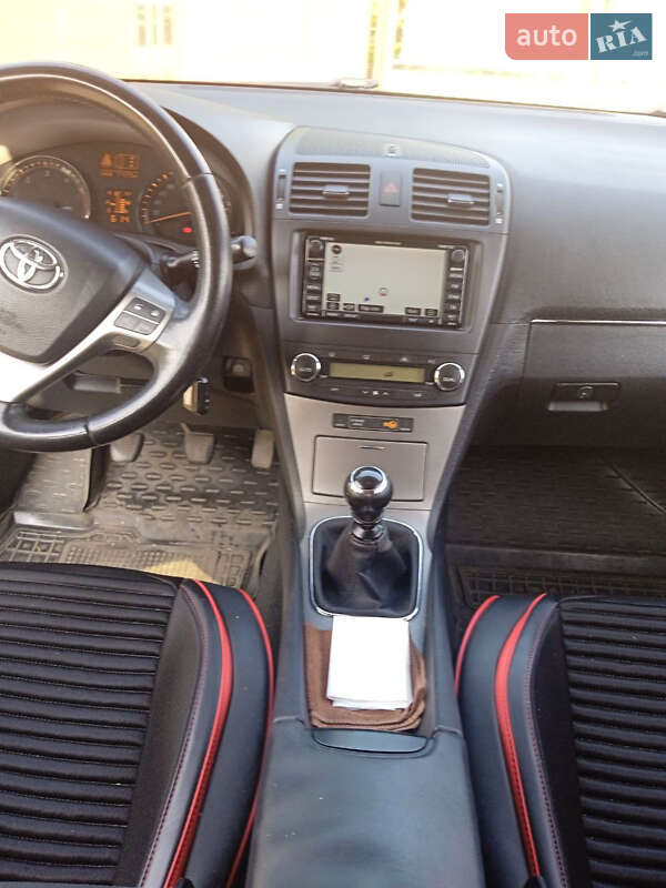 Универсал Toyota Avensis 2009 в Червонознаменке