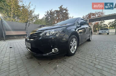 Седан Toyota Avensis 2012 в Первомайську