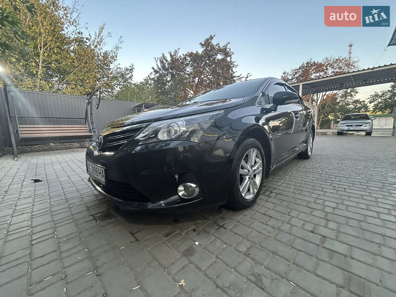 Toyota Avensis 2012