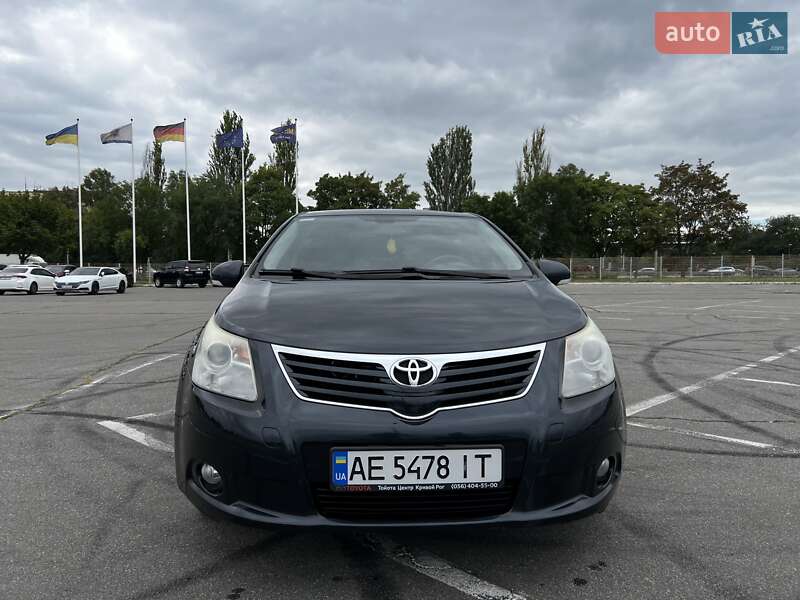 Toyota Avensis 2011