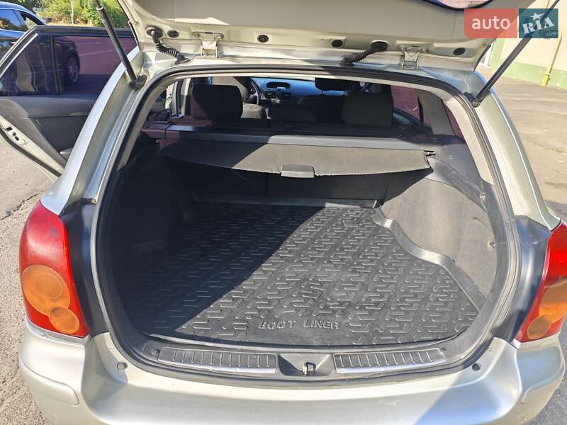 Універсал Toyota Avensis 2005 в Одесі
