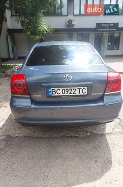 Седан Toyota Avensis 2003 в Львове