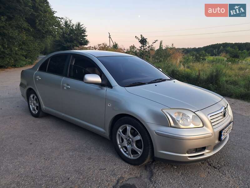 Седан Toyota Avensis 2006 в Виннице