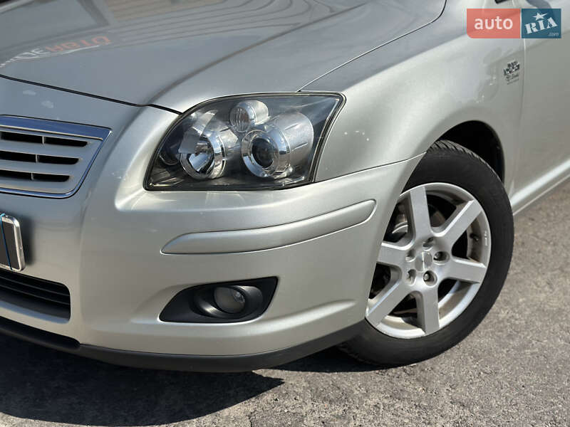 Универсал Toyota Avensis 2008 в Шептицькому